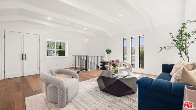 11559 Dona Teresa Drive, Studio City (los Angeles), CA 91604