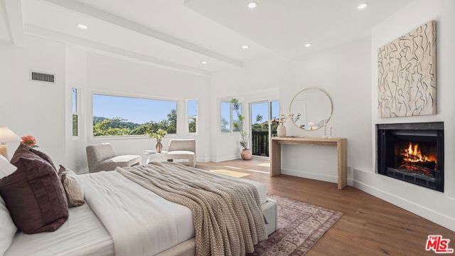 11559 Dona Teresa Drive, Studio City (los Angeles), CA 91604