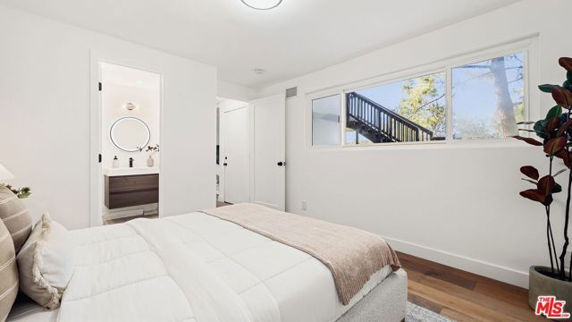 11559 Dona Teresa Drive, Studio City (los Angeles), CA 91604
