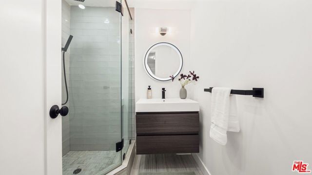 11559 Dona Teresa Drive, Studio City (los Angeles), CA 91604