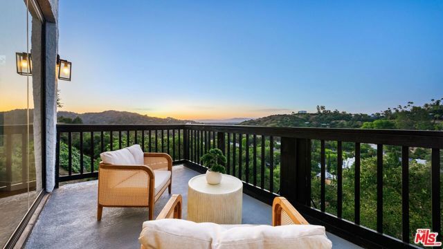 11559 Dona Teresa Drive, Studio City (los Angeles), CA 91604