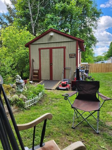 18 Pond St, Gardner, MA 01440