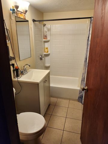 18 Pond St, Gardner, MA 01440