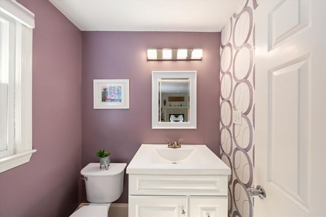 9 Running Brook Cir, Ashland, MA 01721