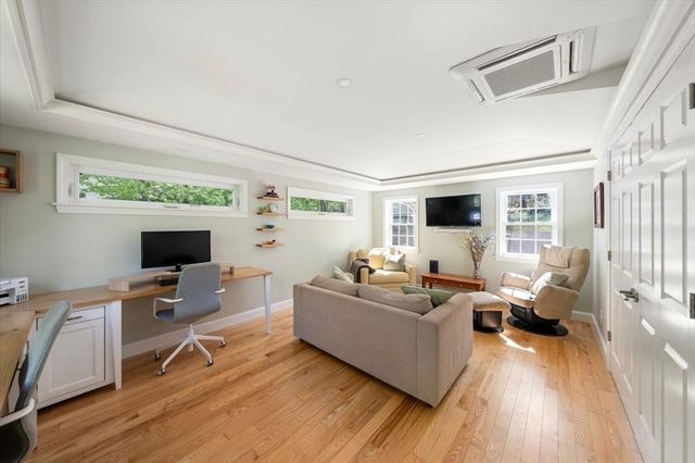 9 Running Brook Cir, Ashland, MA 01721