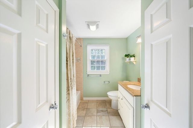 9 Running Brook Cir, Ashland, MA 01721