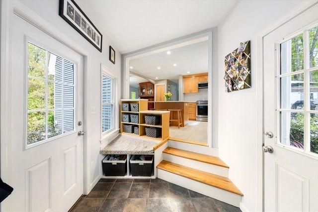 9 Running Brook Cir, Ashland, MA 01721