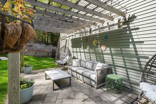 9 Running Brook Cir, Ashland, MA 01721