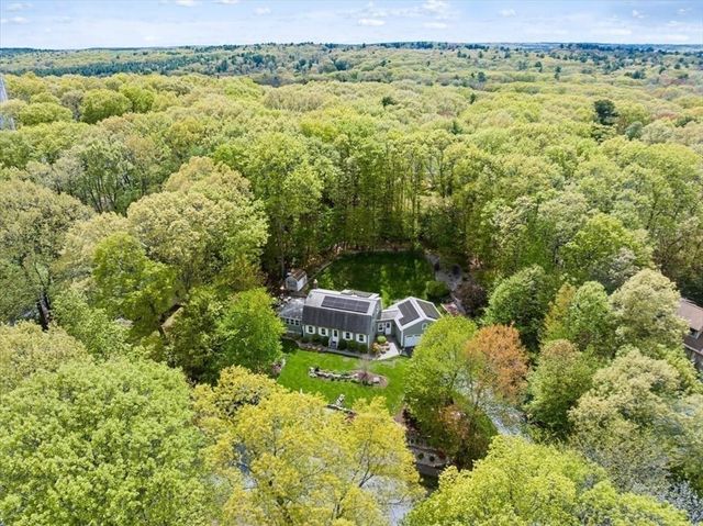 9 Running Brook Cir, Ashland, MA 01721