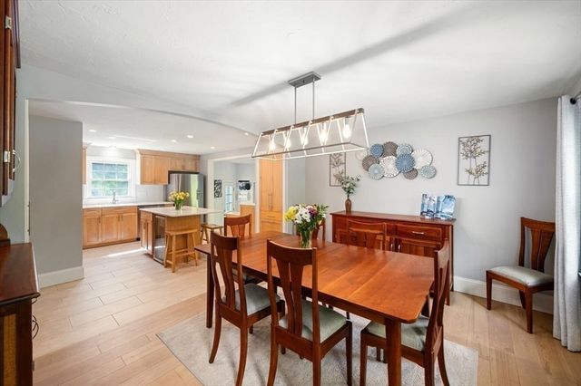 9 Running Brook Cir, Ashland, MA 01721