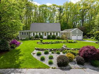 9 Running Brook Cir, Ashland, MA 01721