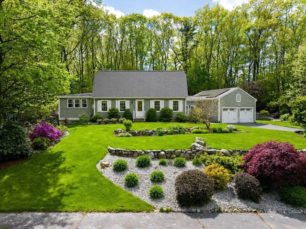 9 Running Brook Cir, Ashland, MA 01721