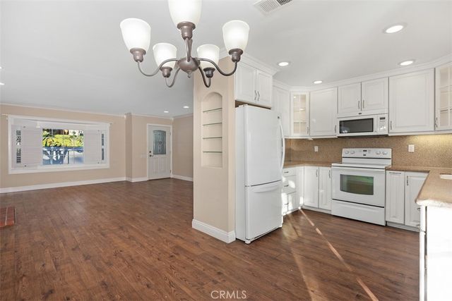 3289 San Amadeo C, Laguna Woods, CA 92637
