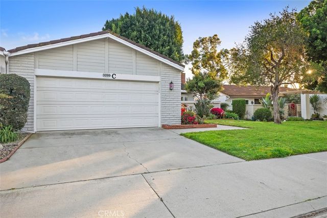 3289 San Amadeo C, Laguna Woods, CA 92637