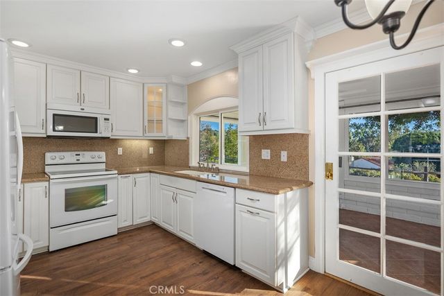 3289 San Amadeo C, Laguna Woods, CA 92637
