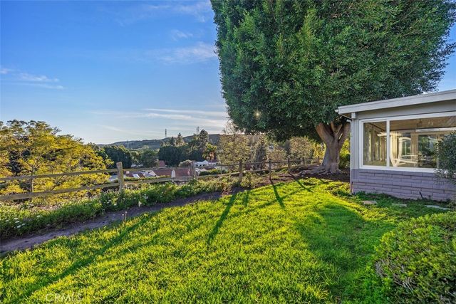 3289 San Amadeo C, Laguna Woods, CA 92637