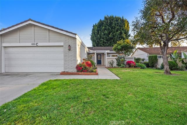 3289 San Amadeo C, Laguna Woods, CA 92637