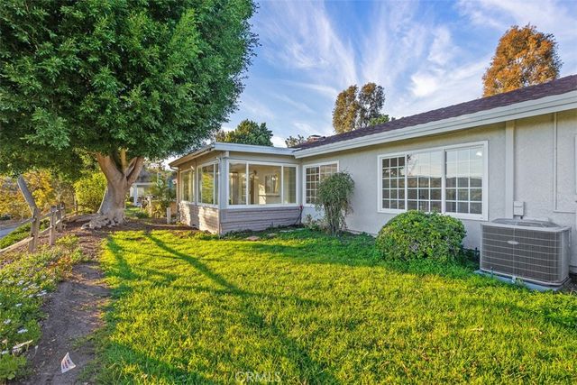 3289 San Amadeo C, Laguna Woods, CA 92637