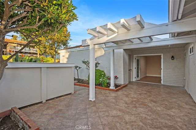 3289 San Amadeo C, Laguna Woods, CA 92637