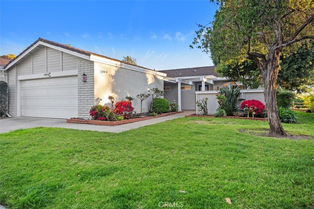 3289 San Amadeo C, Laguna Woods, CA 92637