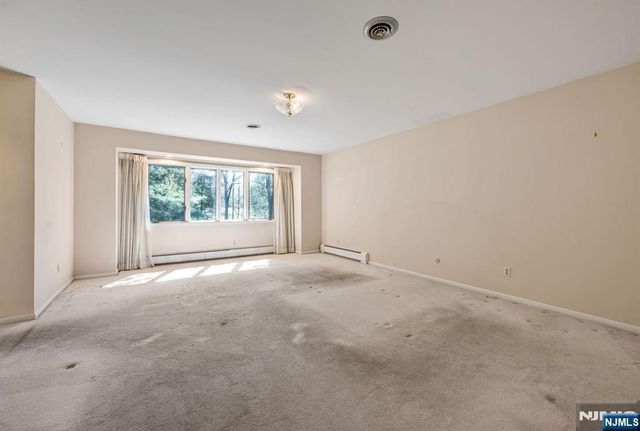 400C Bromley Place 4003, Wyckoff, NJ 07481