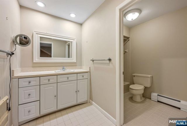 400C Bromley Place 4003, Wyckoff, NJ 07481
