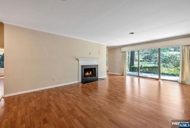 400C Bromley Place 4003, Wyckoff, NJ 07481