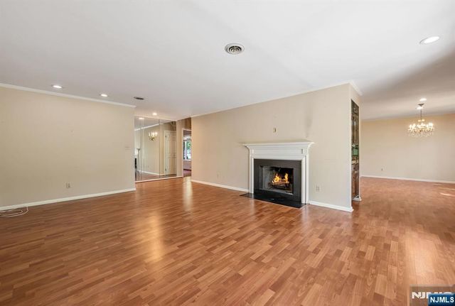 400C Bromley Place 4003, Wyckoff, NJ 07481