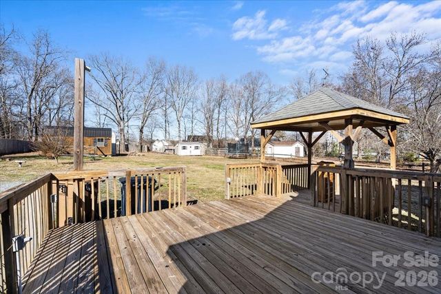 309 catawba Circle, Matthews, NC 28104