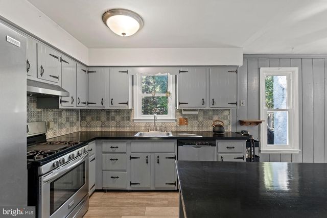 187 S LAKESIDE DR E, Medford, NJ 08055