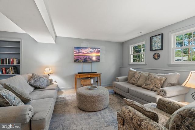 187 S LAKESIDE DR E, Medford, NJ 08055