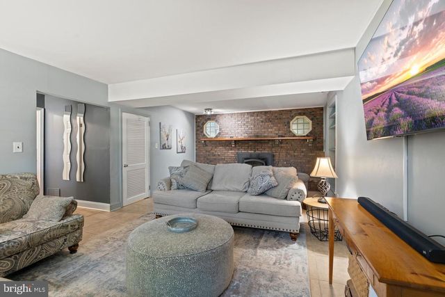 187 S LAKESIDE DR E, Medford, NJ 08055