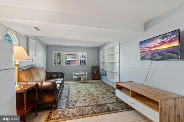 187 S LAKESIDE DR E, Medford, NJ 08055