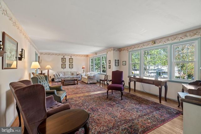 187 S LAKESIDE DR E, Medford, NJ 08055