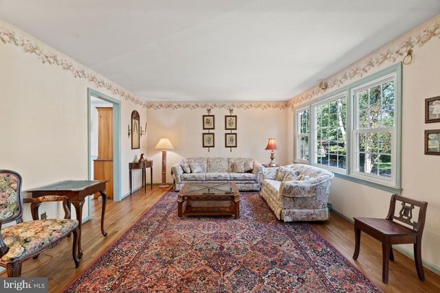 187 S LAKESIDE DR E, Medford, NJ 08055