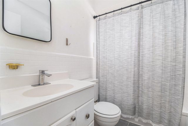 4910 Briarwood Avenue A3, Royal Oak, MI 48073