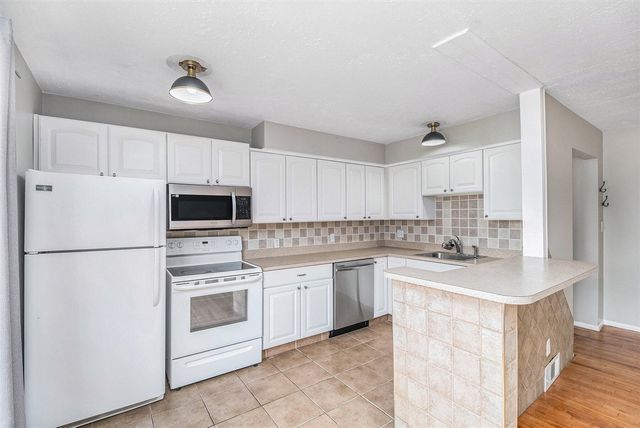 4910 Briarwood Avenue A3, Royal Oak, MI 48073