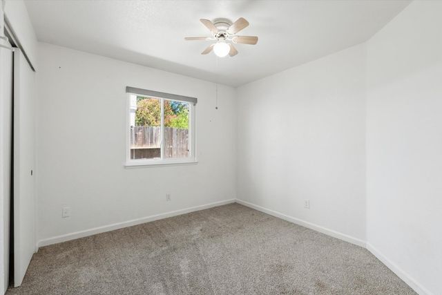 7 Windbrook Ct, Sacramento, CA 95823
