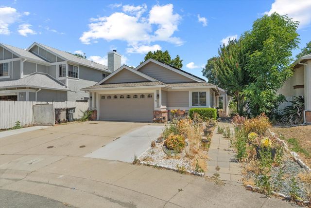 7 Windbrook Ct, Sacramento, CA 95823