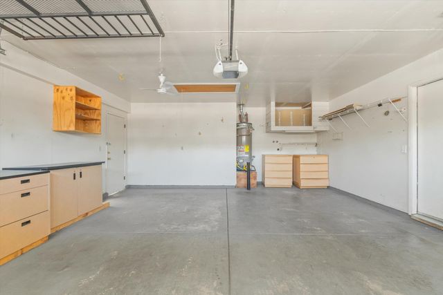 7 Windbrook Ct, Sacramento, CA 95823
