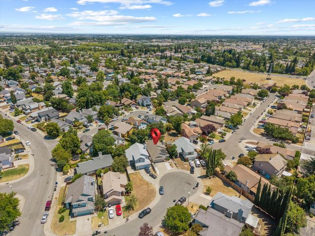 7 Windbrook Ct, Sacramento, CA 95823