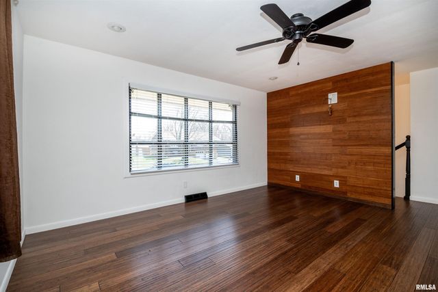 6009 W SIOUX Trail, Bartonville, IL 61607