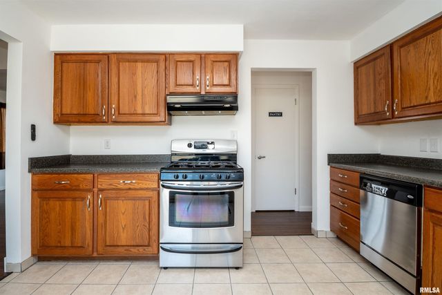 6009 W SIOUX Trail, Bartonville, IL 61607