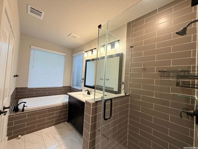 5843 Whitby Rd Unit 30, San Antonio, TX 78240