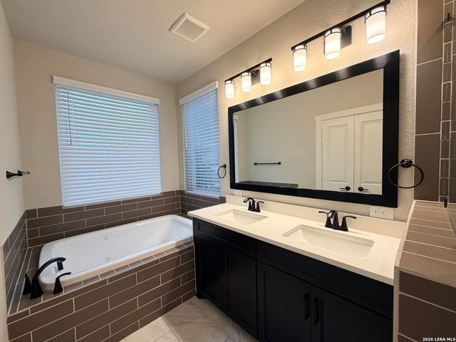 5843 Whitby Rd Unit 30, San Antonio, TX 78240