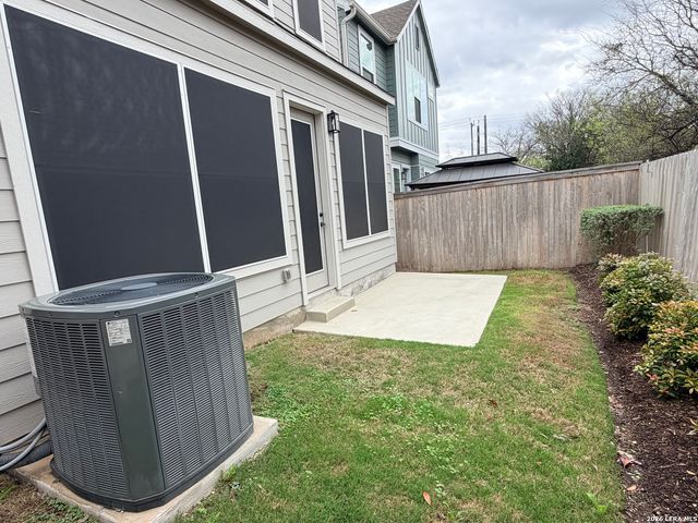 5843 Whitby Rd Unit 30, San Antonio, TX 78240