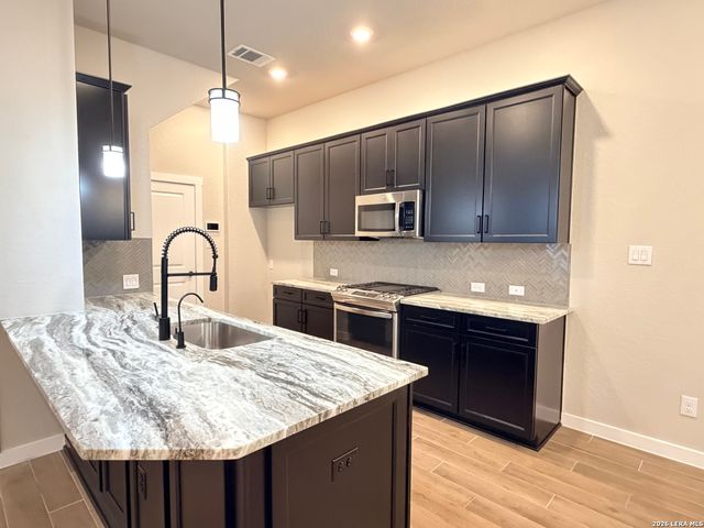 5843 Whitby Rd Unit 30, San Antonio, TX 78240