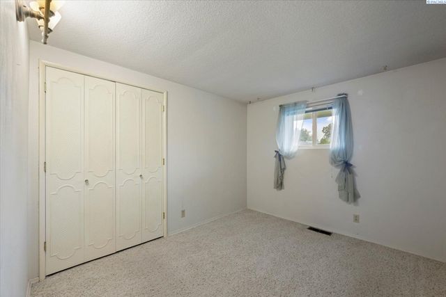 6336 W Willamette Ave, Kennewick, WA 99336