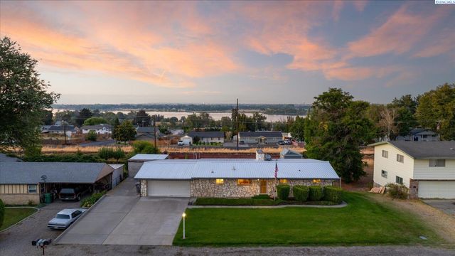 6336 W Willamette Ave, Kennewick, WA 99336