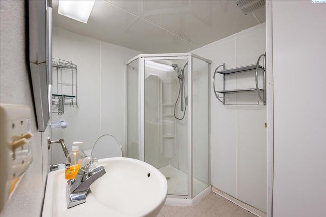 6336 W Willamette Ave, Kennewick, WA 99336